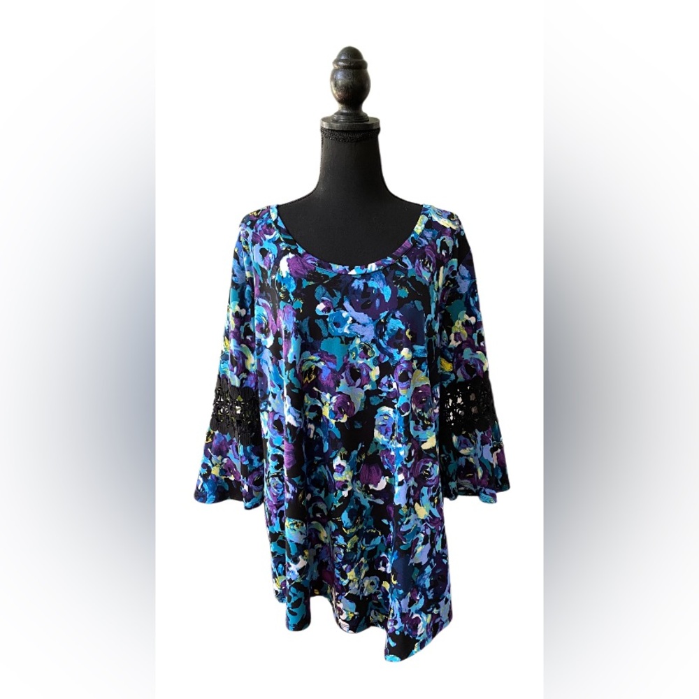 NY Collection: Black and Blue Asymmetrical Blouse with Lace Panel Bell Sleeves